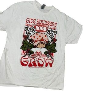 Strawberry shortcake room to grow retro 80s t-shirt men’s large L